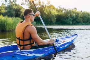 Descubra a emoo de explorar os rios de Bonito de caiaque